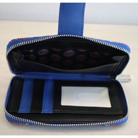 Loungefly NBAWA0004 Women's NBA NY Knicks Logo Zip Around Snap Wallet - Picture 7 of 9